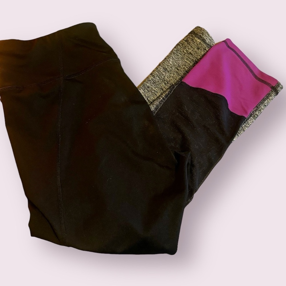 Express EXP Core Performance Athletic Capris - image 1